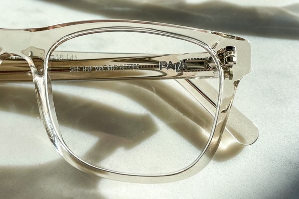 Pala eyeglasses with anti-scratch and anti-glare coatings